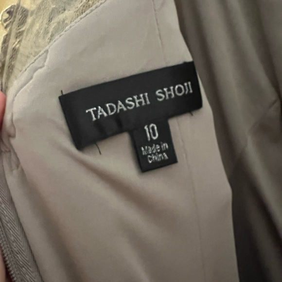 Tadashi Shoji corded lace gown in gold size 10. Back zipper, soft lining. NWT - Picture 7 of 14